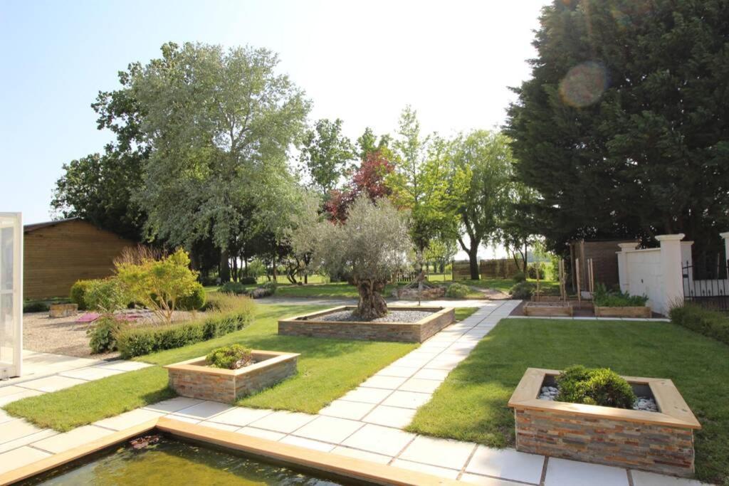 Gite Les Doucesheures- 110M²--3 Chambres-6 Pers Betz-le-Chateau 외부 사진